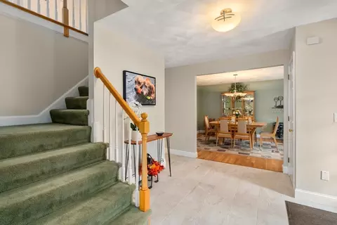 Entry Way - 3 Exeter Rd, Hudson, MA 01749 photo 3 of 4