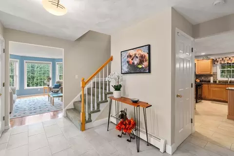 Entry Way - 3 Exeter Rd, Hudson, MA 01749 photo 2 of 4