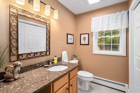 Bath - 3 Exeter Rd, Hudson, MA 01749 photo 3 of 4