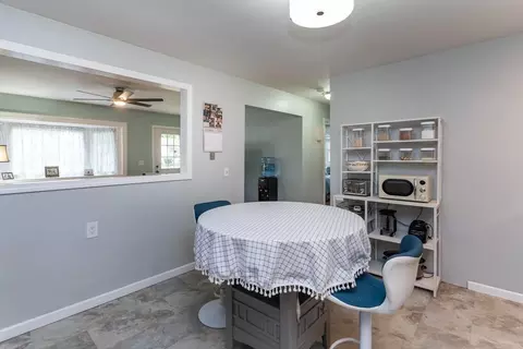 28 E Green St, Easthampton, MA 01027 photo 9