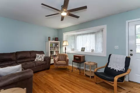 28 E Green St, Easthampton, MA 01027 photo 4