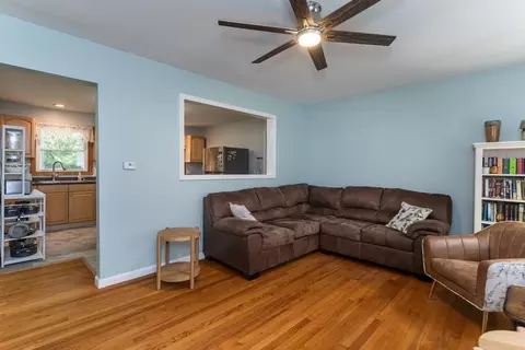 28 E Green St, Easthampton, MA 01027 photo 5