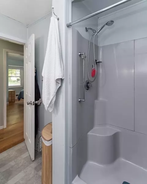 28 E Green St, Easthampton, MA 01027 photo 20