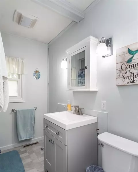 28 E Green St, Easthampton, MA 01027 photo 19
