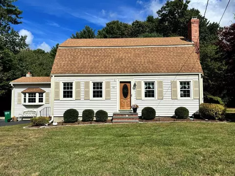 10 Owls Head Bluff Rd, Pembroke, MA 02359