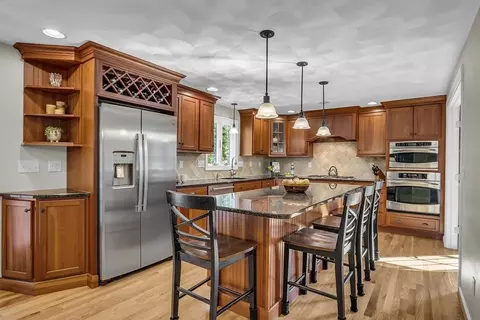 Kitchen - 8 Peach Tree Path, Andover, MA 01810 photo 2 of 4
