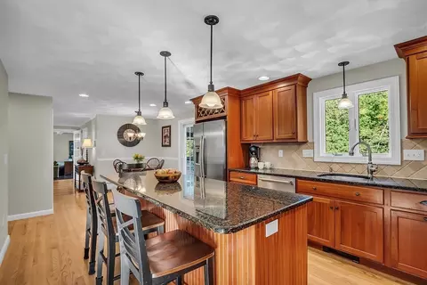 Kitchen - 8 Peach Tree Path, Andover, MA 01810 photo 4 of 4