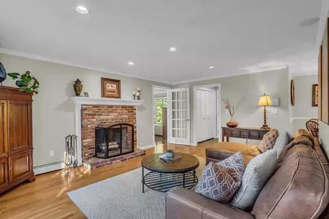 Living - 8 Peach Tree Path, Andover, MA 01810 photo 2 of 3