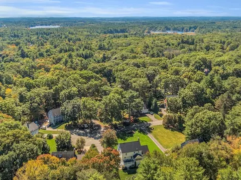 View/Area - 8 Peach Tree Path, Andover, MA 01810 photo 2 of 2