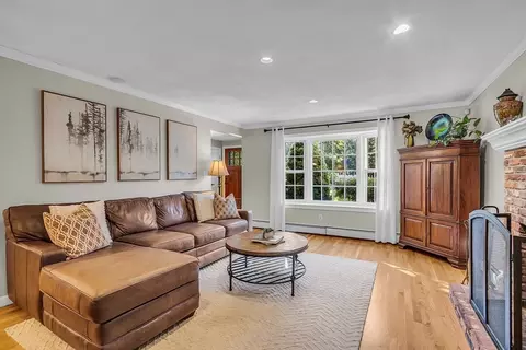 Living - 8 Peach Tree Path, Andover, MA 01810 photo 1 of 3
