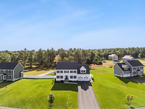 83 Box Turtle Dr, Rochester, MA 02770 photo 2