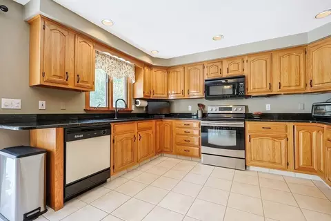 5 Chilmark Rd, Franklin, MA 02038 photo 10