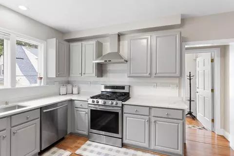19 Summit Ave, Lynn, MA 01902 photo 3