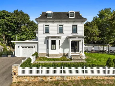 1 Gilbert Rd, Natick, MA 01760