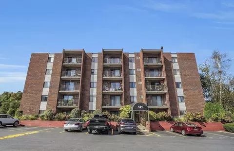 131 Franklin St #306, Stoneham, MA 02180