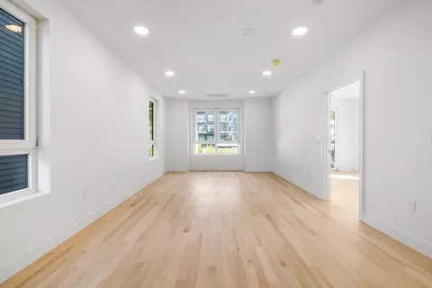 25 Everett UNIT 3, Boston, MA 02128 photo 9