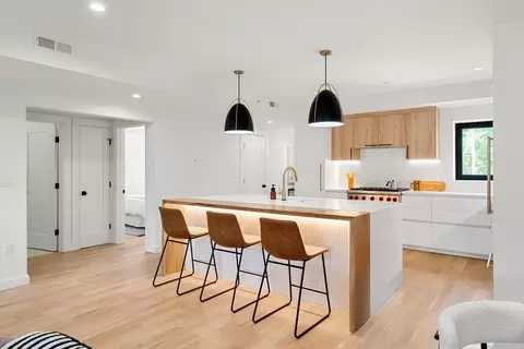 1618 Beacon St #D, Brookline, MA 02446