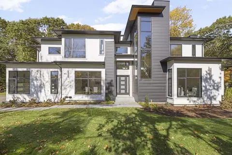 40 Winchester Dr, Lexington, MA 02420