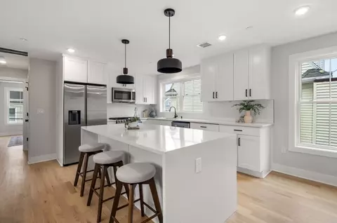 7 Parker St #1, Boston, MA 02129