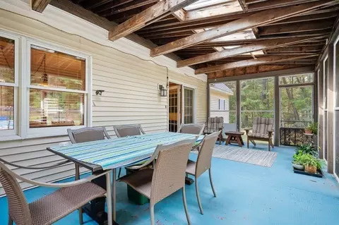 Exterior - 8 Plumbley Rd, Upton, MA 01568 photo 5 of 8