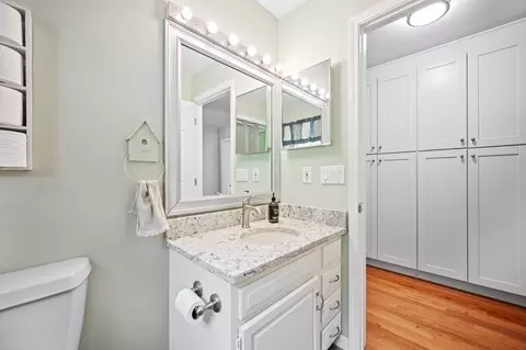 Bath - 8 Plumbley Rd, Upton, MA 01568 photo 1 of 7