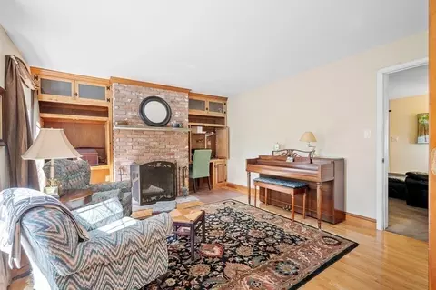 Living - 8 Plumbley Rd, Upton, MA 01568 photo 3 of 4