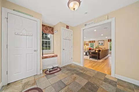 21 Old Coach Rd, Canton, MA 02021 photo 10