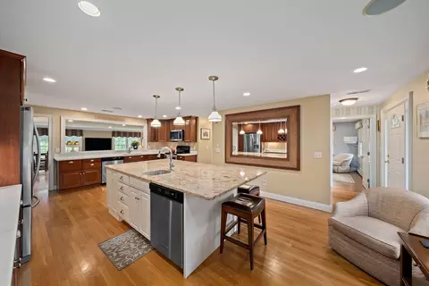 21 Old Coach Rd, Canton, MA 02021 photo 6