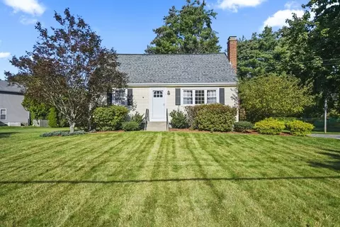 7 Collins Dr, Hudson, MA 01749