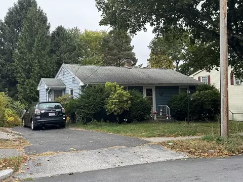 12 Brookline St, Worcester, MA 01603