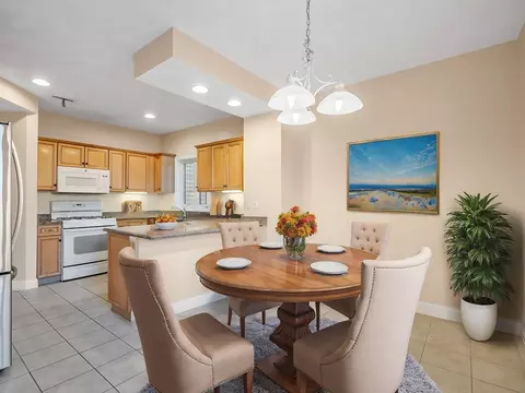 28 Emerald Ct #28, Tewksbury, MA 01876