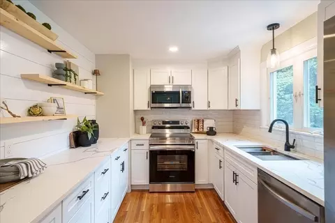 26 Middlesex St, Millis, MA 02054 photo 11