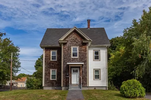 11 Barrows St, Middleboro, MA 02346