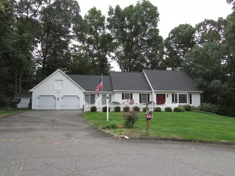 13 Old Farm Rd, Wilbraham, MA 01095