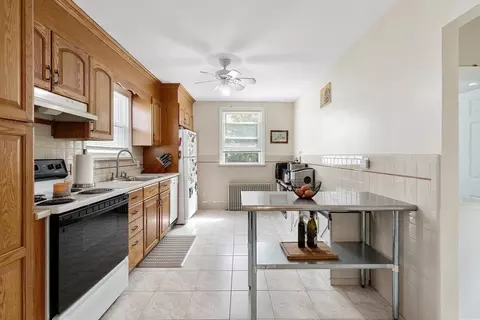 Kitchen - 1 Blake Ct, Everett, MA 02149 photo 1 of 8