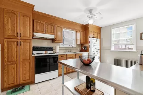 Kitchen - 1 Blake Ct, Everett, MA 02149 photo 3 of 8