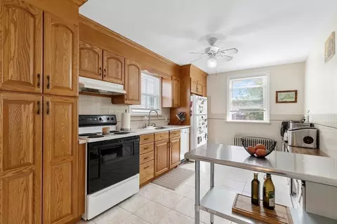 Kitchen - 1 Blake Ct, Everett, MA 02149 photo 2 of 8