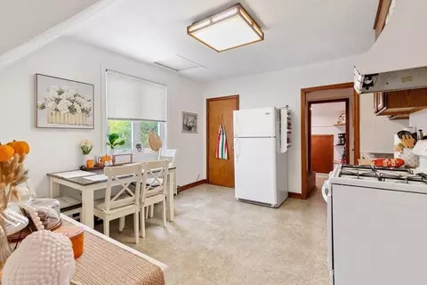Kitchen - 1 Blake Ct, Everett, MA 02149 photo 5 of 8