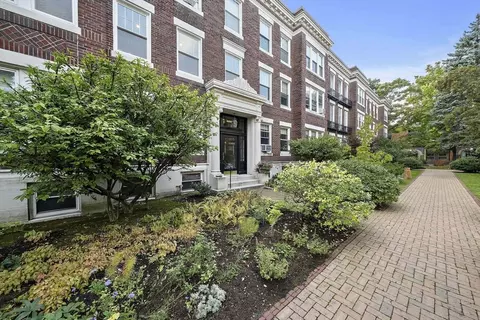 3 Bradford Ter #3, Brookline, MA 02445
