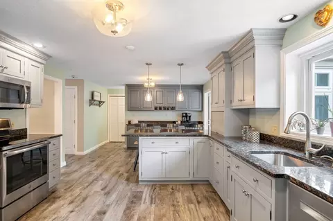 4 Oakview Trl, Norfolk, MA 02056 photo 6