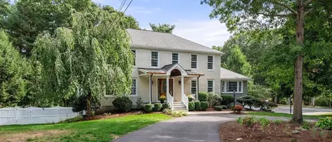 4 Oakview Trl, Norfolk, MA 02056