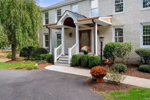 4 Oakview Trl, Norfolk, MA 02056 photo 2