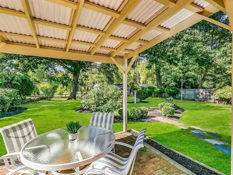 Exterior - 2 Kinsman St, Beverly, MA 01915 photo 3 of 8