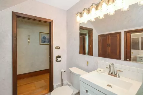 Bath - 7 Boyce St, Worcester, MA 01603 photo 3 of 4