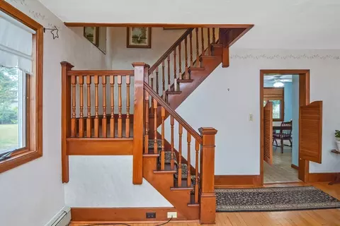 Entry Way - 7 Boyce St, Worcester, MA 01603 photo 2 of 6