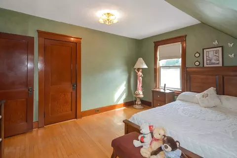 Bedroom - 7 Boyce St, Worcester, MA 01603 photo 3 of 6