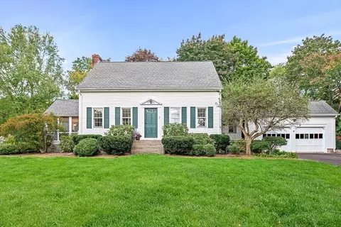 5 Haduk Dr, North Attleboro, MA 02760