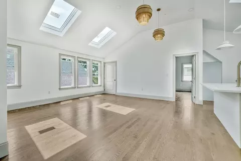 32 Saxton #3, Boston, MA 02125