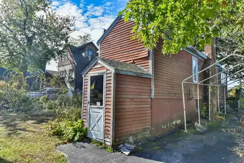 Exterior - 106 Lakeside Ave, Webster, MA 01570 photo 3 of 6