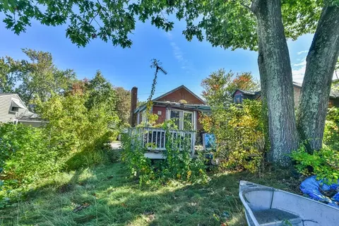 Exterior - 106 Lakeside Ave, Webster, MA 01570 photo 1 of 6